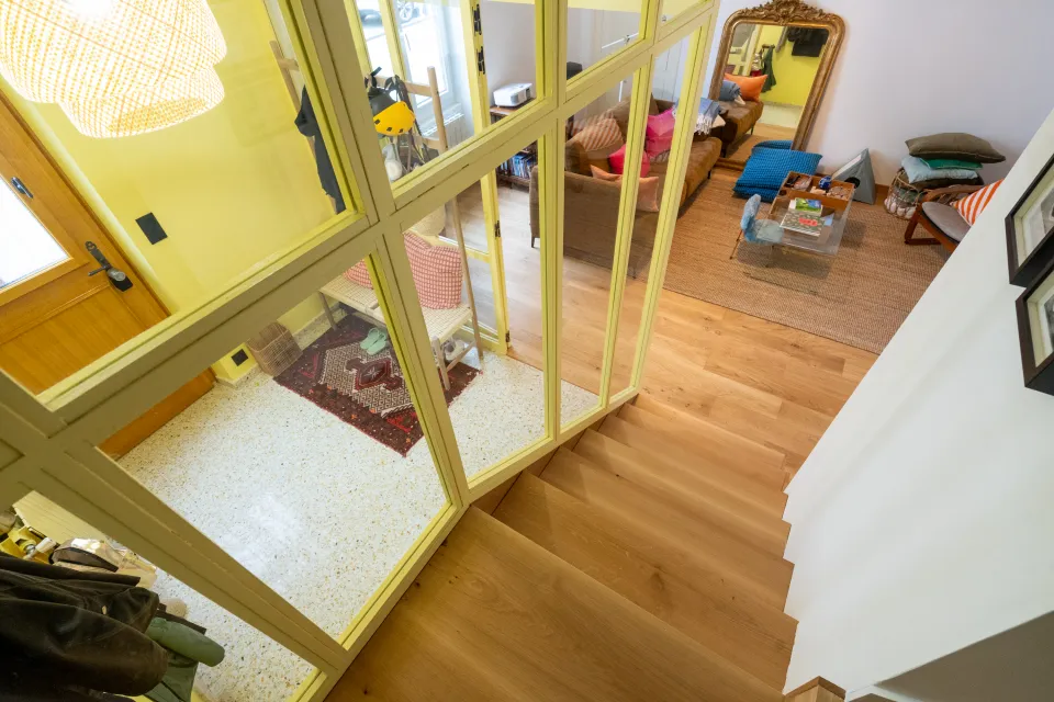Verrière intérieure peinte par ANM Rénov dans une maison rénovée au Mans